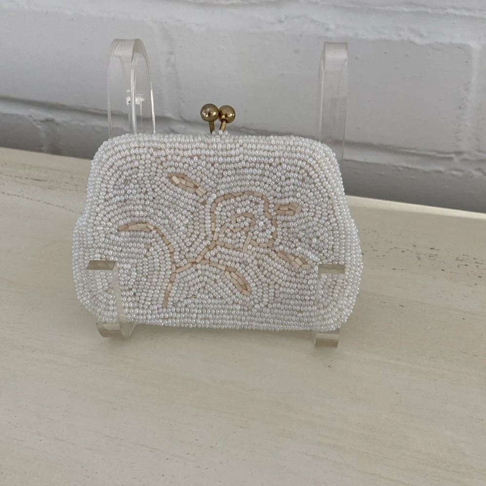 classic vintage white beaded change coin purse